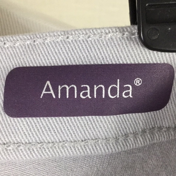 Gloria Vanderbilt “Amanda” light grey jeans - Picture 6 of 8